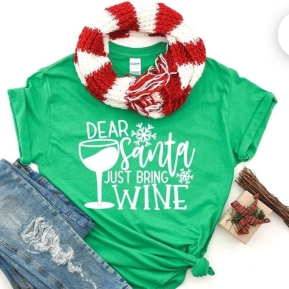 Dear Santa Just Bring Wine Graphic T-shirt Bella+Canvas New - Picture 1 of 2